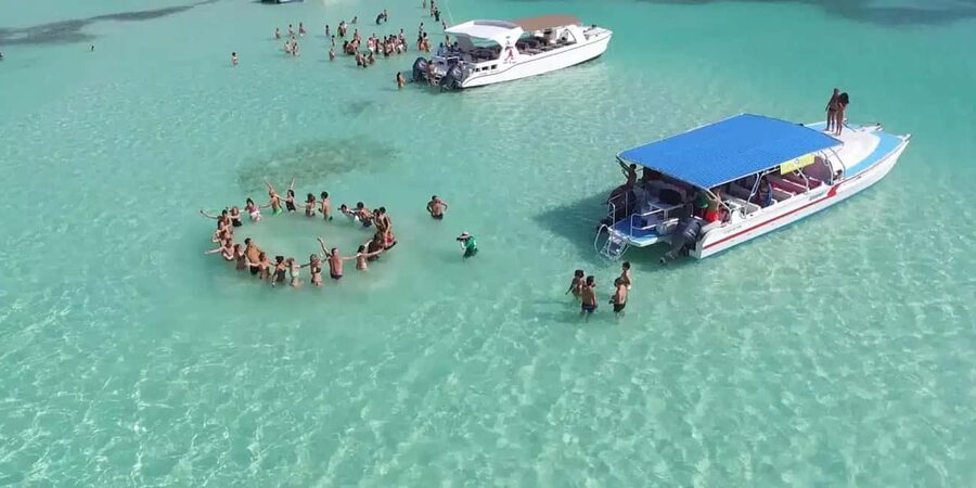 Punta Cana: Saona Island Full-Day Open Bar, Lunch & Transfer - Dominican Lunch and the Open Bar