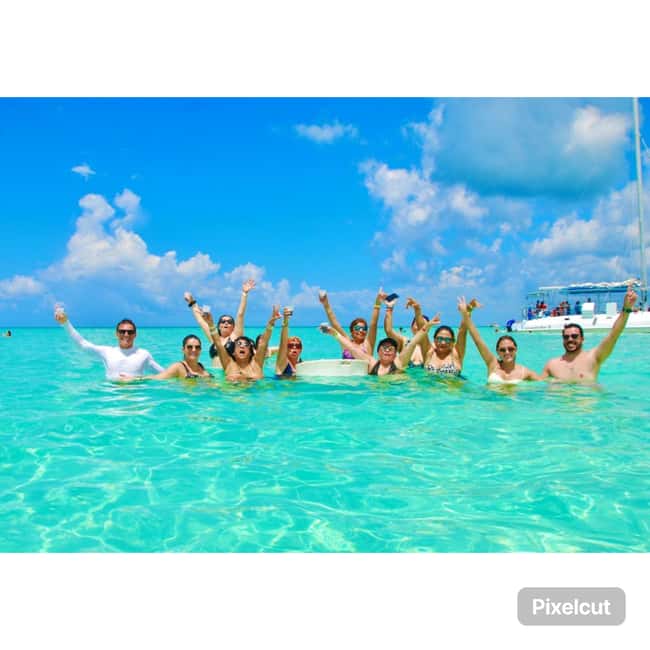 Punta Cana: Saona Island Tour with Lunch and Drinks - Languages, booking, and cancellation