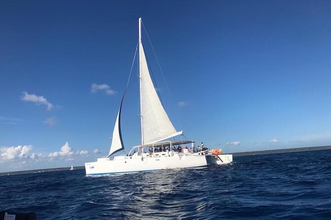 Punta Cana: Saône Island in Catamaran, Small Groups, With Food - Lunch and national drinks keep the day simple