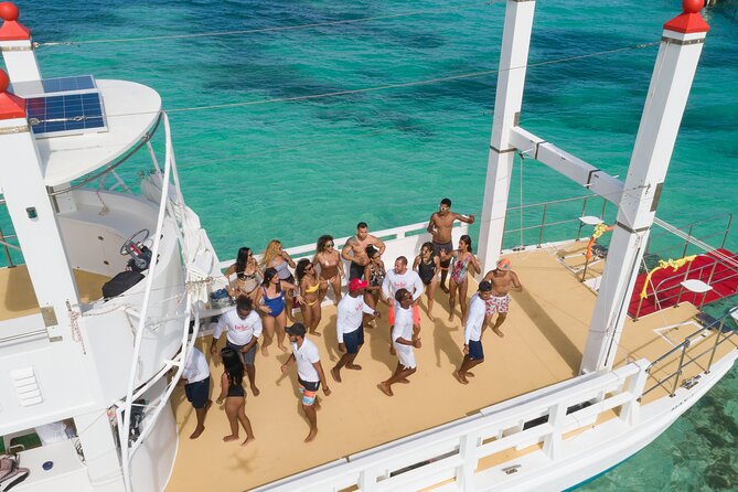 Punta Cana Slide Boat (Medium Group) - Transfers and the three-hour schedule