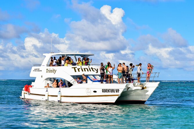 Punta Cana Ultimate Hip Hop Party Boat with Open Bar <em>Only Adults – Key points before you book’ /></p>
<ul>
<li><strong>Adults-only music cruise:</strong> Expect a social boat party rather than a calm sightseeing trip.</li>
<li><strong>Open bar included:</strong> Alcoholic drinks, tropical fruit, and snacks are part of the package.</li>
<li><strong>Three water-based stops:</strong> Swim and snorkel, pass Dolphins Island, then party at a shallow sandbar.</li>
<li><strong>DJs set the tone:</strong> The music focuses on hip-hop, R&B, Dancehall, and Afro Beats.</li>
<li><strong>Hotel pickup is offered:</strong> Your day begins with a transfer to the pier and check-in.</li>
<li><strong>Plan for limited seating:</strong> The boat can hold up to 120 people, so standing and dancing are part of the deal.</li>
</ul>
<h2>A Punta Cana boat party with a clear musical identity</h2>
<p><img width="669" height="446" decoding="async" src=