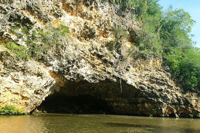 Safari discovery to Boca De Yuma – Nature, Discovery And History Of A Population - Who will enjoy this day most?