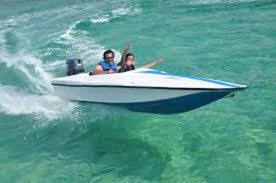 Sailing Splash Tour Speedboat, Snorkel, and Catamaran - Speedboats, reef fish, and Snuba in one morning