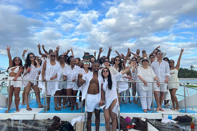 Sand-Bar Punta Cana Party Boat unlimited drinks, snorkeling Vibes - What this Punta Cana boat trip is really like