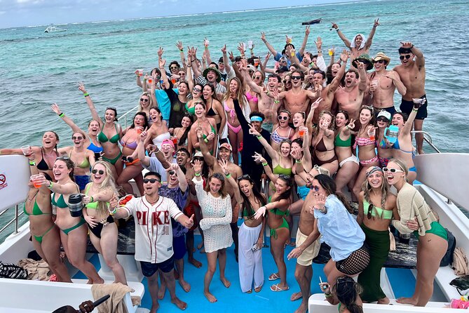 Sand-Bar Punta Cana Party Boat unlimited drinks, snorkeling Vibes - Snorkeling above coral reefs
