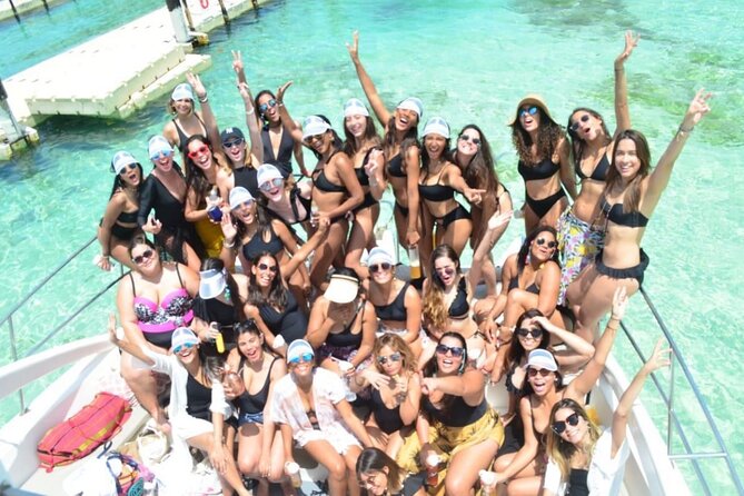 Sand Bar Punta Cana, Snorkeling, Party Boat, Booze Cruise Party - Cruising to the natural pool off Bávaro Beach