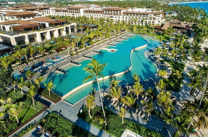 Santo Domingo Airport and Lopesan Costa Bavaro Private Transfer - Comfort for families and larger parties