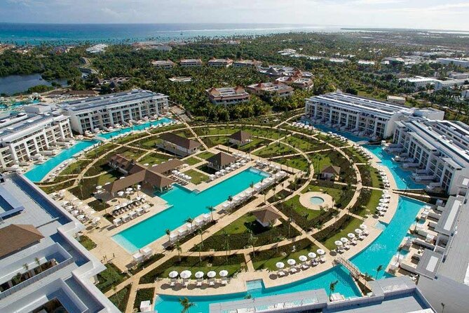 Santo Domingo Airport and Paradisus Grand Cana Private Transfer - A two-and-a-half-hour ride with no airport guesswork