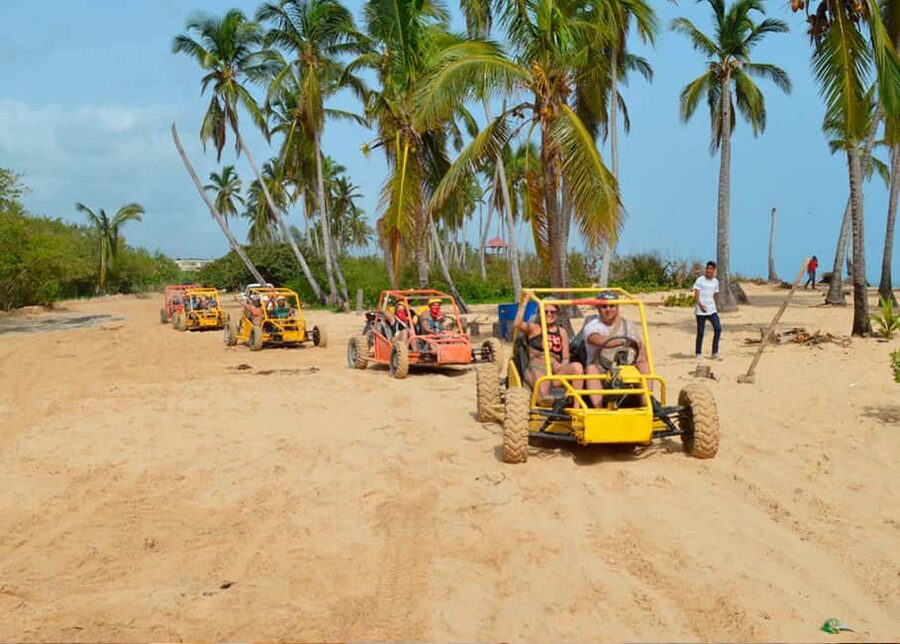 Santo Domingo: Panoramic tour to Punta Cana with Buggy Ride - Dominican lunch and the practical food question