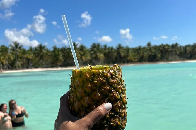 Saona Island and Chavon River Tour with Lunch and Drinks - Lunch, snacks, and the open bar