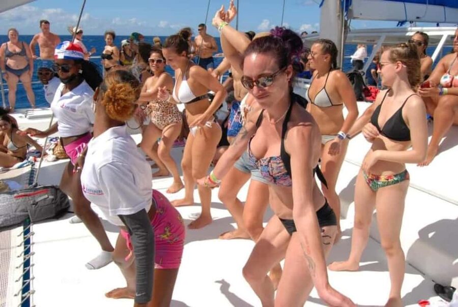 Saona Island: Catamaran/Speedboat Tour to a Dream Beach - The natural pool and starfish stop