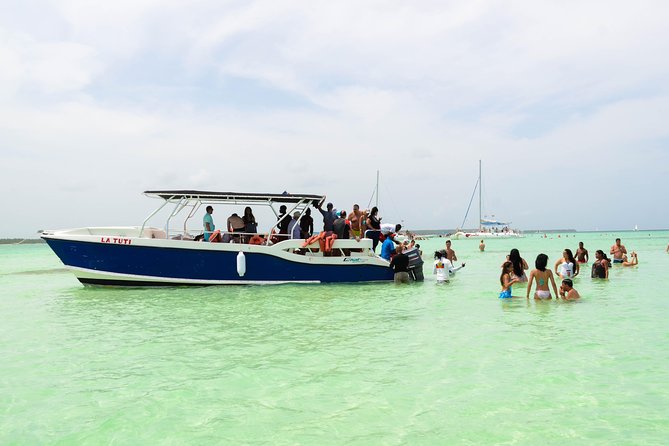 Saona Island Day Trip - Reaching Saona by speedboat or catamaran