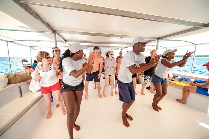 Saona Island Day Trip From Punta Cana with Lunch and Open Bar - What the $82 price really covers