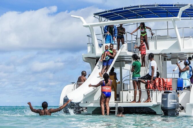 Saona Island Tour from Punta Cana All Inclusive - The natural pool and starfish stop