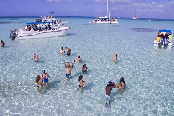 Saona Platinum Beach Day - Group size, mood, and comfort