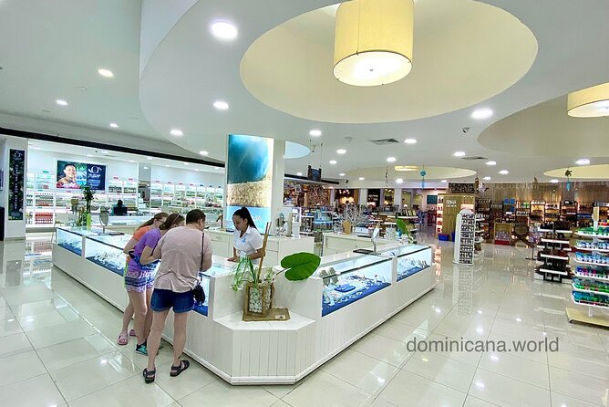 Shopping tour Punta Cana rum cigars coffee larimar chocolate souvenirs mamajuan - Chocolate and Dominican coffee