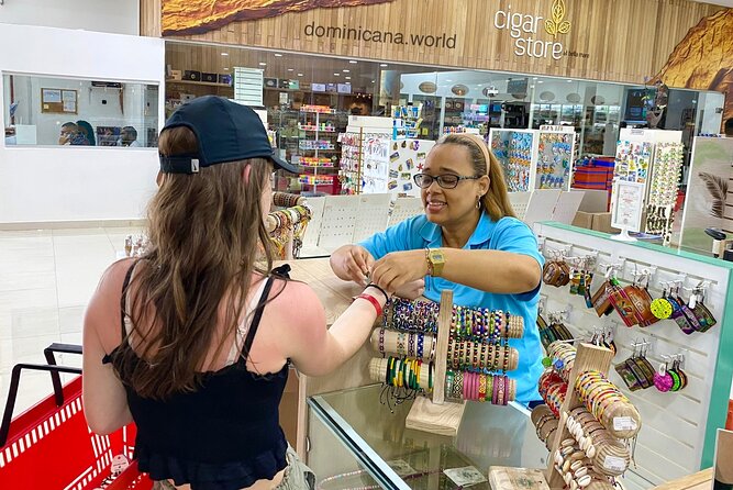 Shopping tour Punta Cana rum cigars coffee larimar chocolate souvenirs mamajuan - Is the $10 price a good value?