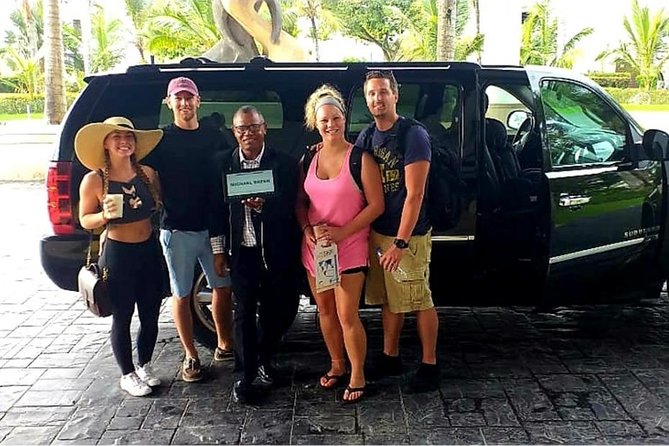 Transfers From Punta Cana Airport (PUJ)<=> To All Place at Uvero Alto Punta Cana - Finding your driver after baggage claim