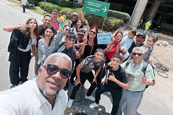 Traslado del Aeropuerto al Hotel Servicio Confiable y Puntual - Meeting Junior after your Punta Cana arrival