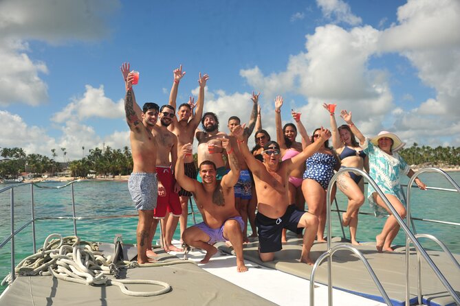 VIP Premium Yacht -Party Boat-Brunch - Boarding the catamaran with your own group