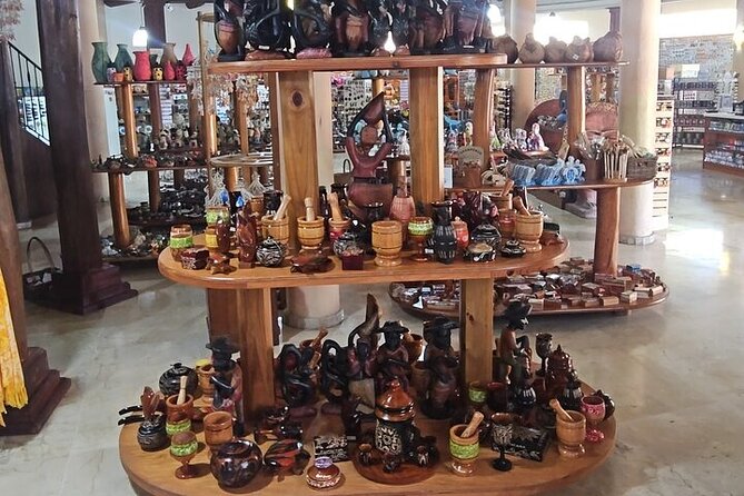 Worldmart Souvenirs Punta Cana (Round trip transportation) - Authentic souvenirs and cultural interest